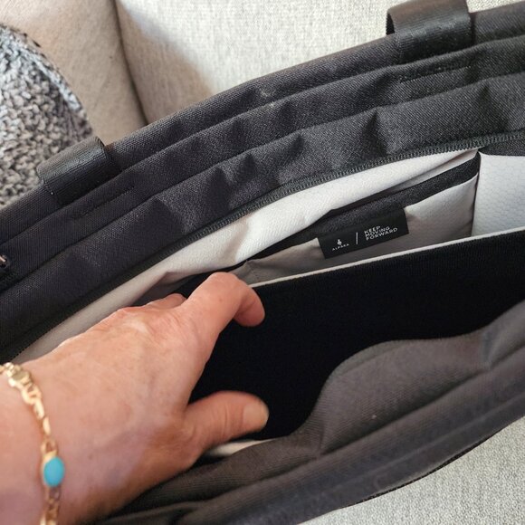 Alpaca Bravo Tote w/ crossbody strap - Picture 7 of 8